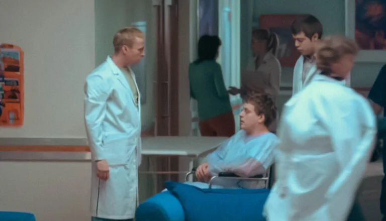 Момент из 6 серии 1 сезона