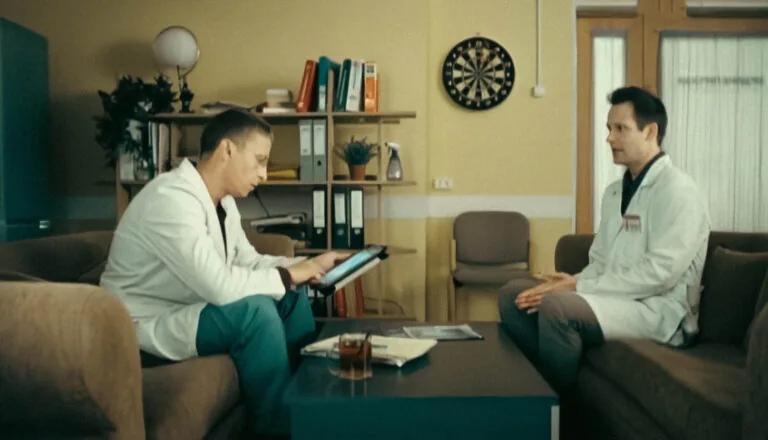 Момент из 19 серии 8 сезона